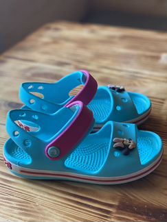 Босоножки crocs