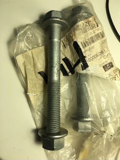 Болт рычага подвески jeep w2 wd wk 06509772AA