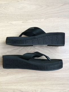 Сланцы Calvin Klein новые