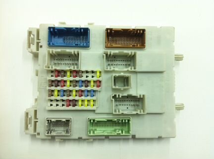 Блок предохранителей салона (BCMi) Форд Фокус 3