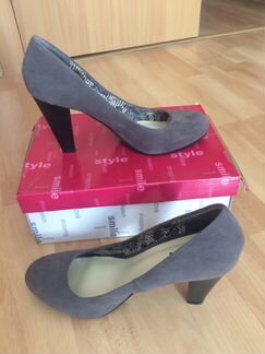 3 пары туфель (серые-новые,черные,белые) р.39,5-40