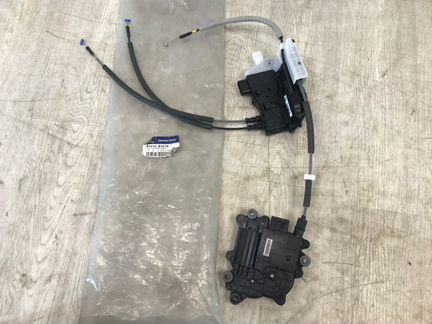 Замок двери задний левый Hyundai Genesis DH G6DG