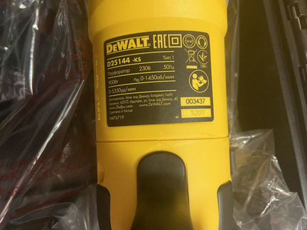 Перфоратор Dewalt D 25144 новый