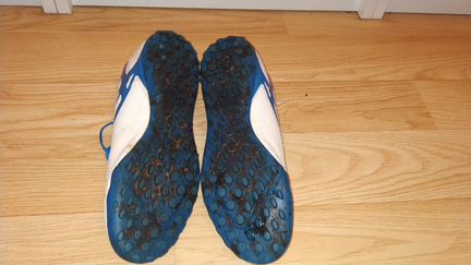 Футбольные бутсы Adidas