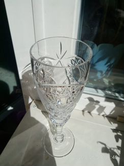 Хрустальный бокал