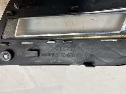 Решетка бампера правая Mercedes 164 ML