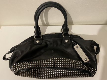 Кожаная сумка Karen Millen с заклепками