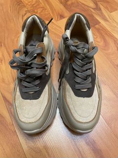 Кроссовки 38-39 размер