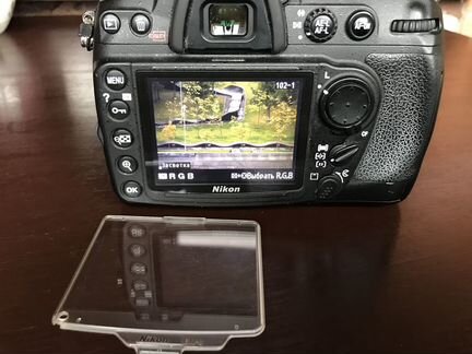 Зеркальный фотоаппарат Nikon D300, с объективом ni