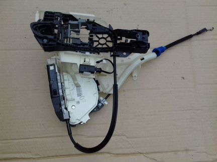 Volkswagen Passat cc замок передний правый в сборе