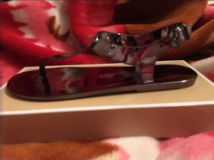 Продам новые сандалии MK Michael Kors
