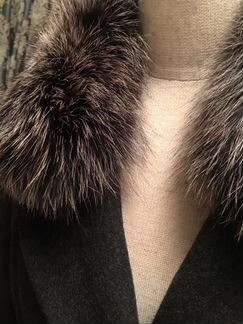 Пальто зимнее с меховым воротником Hoops 46 размер