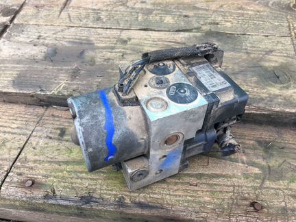 Блок ABS (30857585) Вольво S40 V40 (до 2004 года)