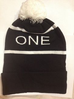 Шапка ONE, новая