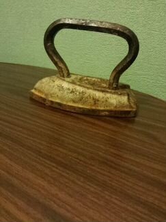 Чугунный утюг