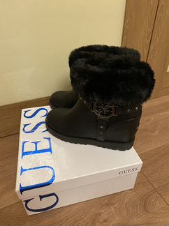 Полусапоги зимние с заклёпками Guess новые