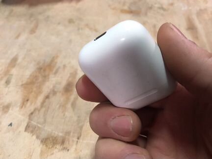 Беспроводные наушники 1 поколение. отигинал заряд