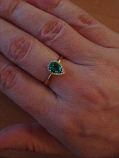 Золотое кольцо с изумрудом 18 разм