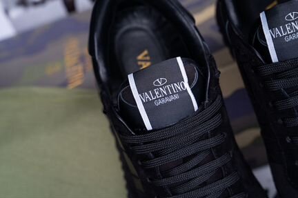 Кроссовки Valentino