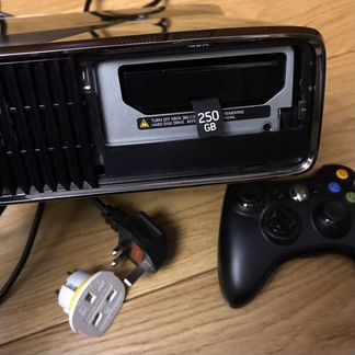 Игровая приставка не шитая Xbox 360 Slim 250Gb PAL