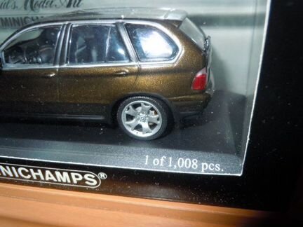 BMW X5 minichamps масштаб 143