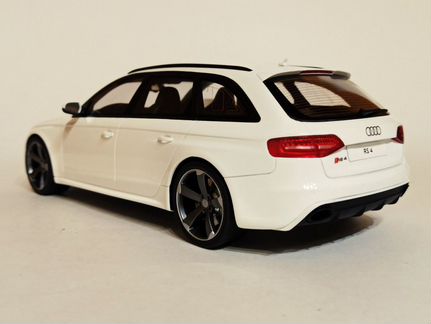 Audi RS4 B8 GT Spirit 1:18