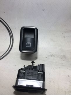 Кнопка стеклоподьемника Мерседес W204