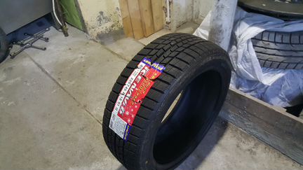225 45 18 Ice Navi 6 Goodyear новая
