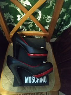 Туфли Moschino