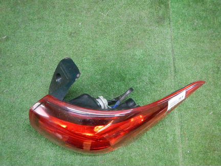Фонарь правый внешний Mitsubishi Outlander 3 (2015