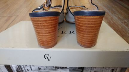 Босоножки кожаные новые италия - Сovеr