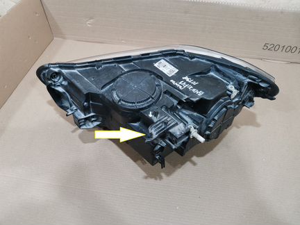 Передняя правая фара BMW X1 F48 Галоген Оригинал