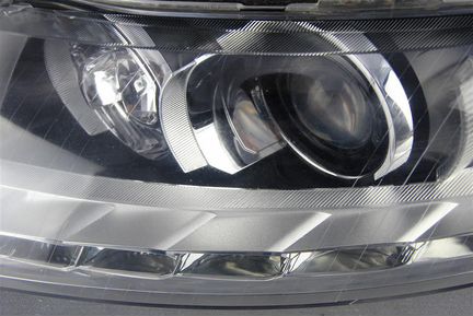 Фара левая Bi-Xenon Audi A6 (C6,4F) 2005-2011
