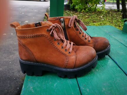 Продам ботинки
