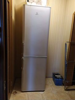 Холодильник indesit