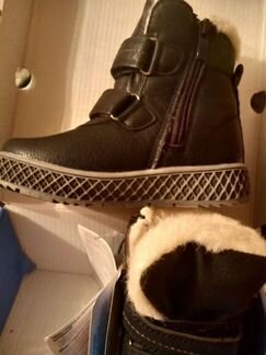 Новые ботинки для ребенка