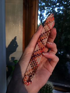 Браслет из ниток