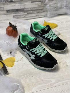 Кроссовки Asics