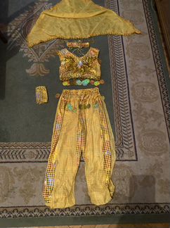 Праздничные костюмы