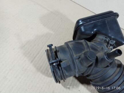 Патрубок воздушного фильтра Kia Sportage 3 SL