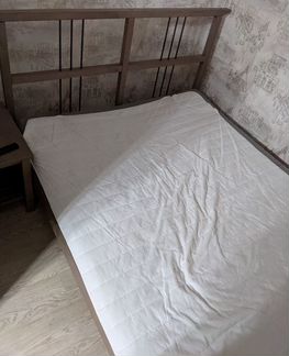 Кровать IKEA rykene 140x200,прикроватная тумбочка