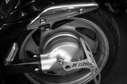 Рамка переноса номера Suzuki Boulevard M109R, VZR