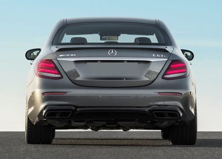 Диффузор и насадки черные Mercedes E213 6.3s AMG