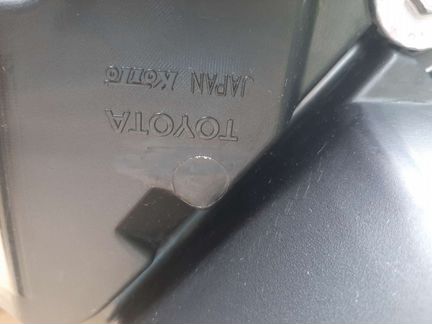 Продам левую фару для Prius Prime PHV
