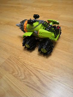 Машина лего