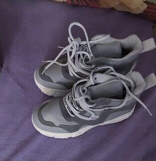 Кроссовки на платформе 37