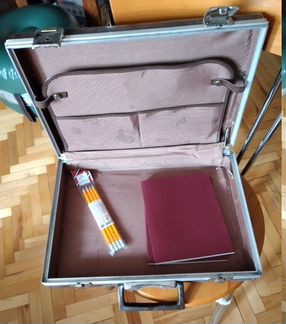 Чемоданчик Кейс