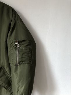 Бомбер куртка