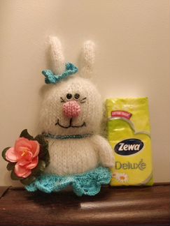 Вязаный зайчик, ручная работа