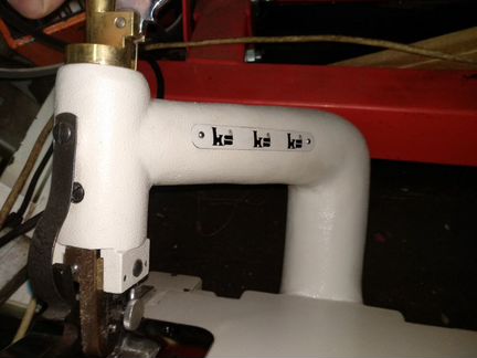 Машинка для спуска края кожи